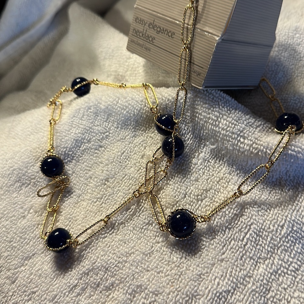 Avon 1991 Vintage Easy Elegance Necklace 15” Large Simulated Lapis/Goldtone - Picture 2 of 3